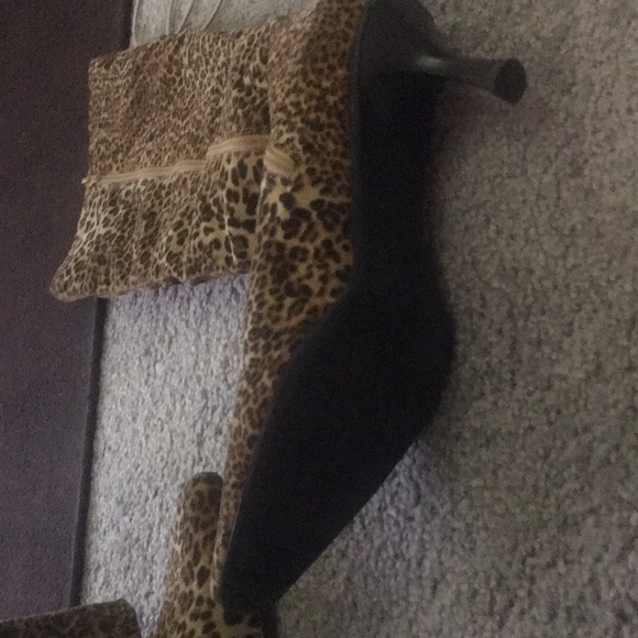 I’m selling this boots size 10M - Picture 3 of 3